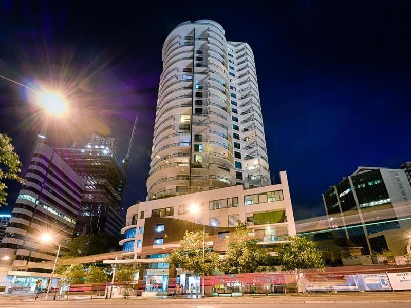 Riverview 2b2b In Cbd W/parking, Pool, Gym * Brisbane